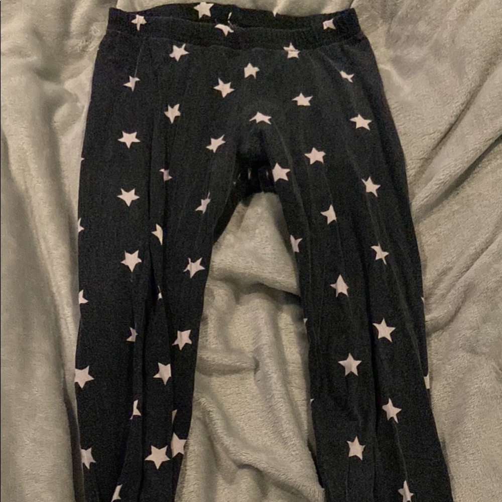 Black leggings with stars